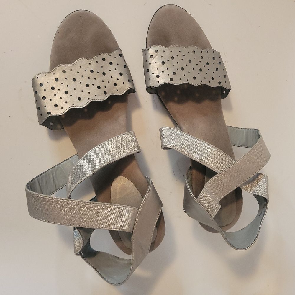 Soft Comfort Footbed Elegant Metallic Leather Heeled Sandals